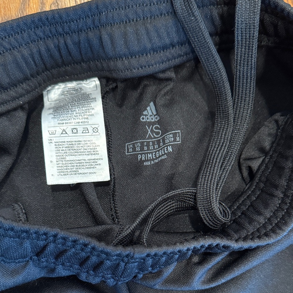 Adidas men’s XS Black Joggers with Gray Stripes - Picture 4 of 4